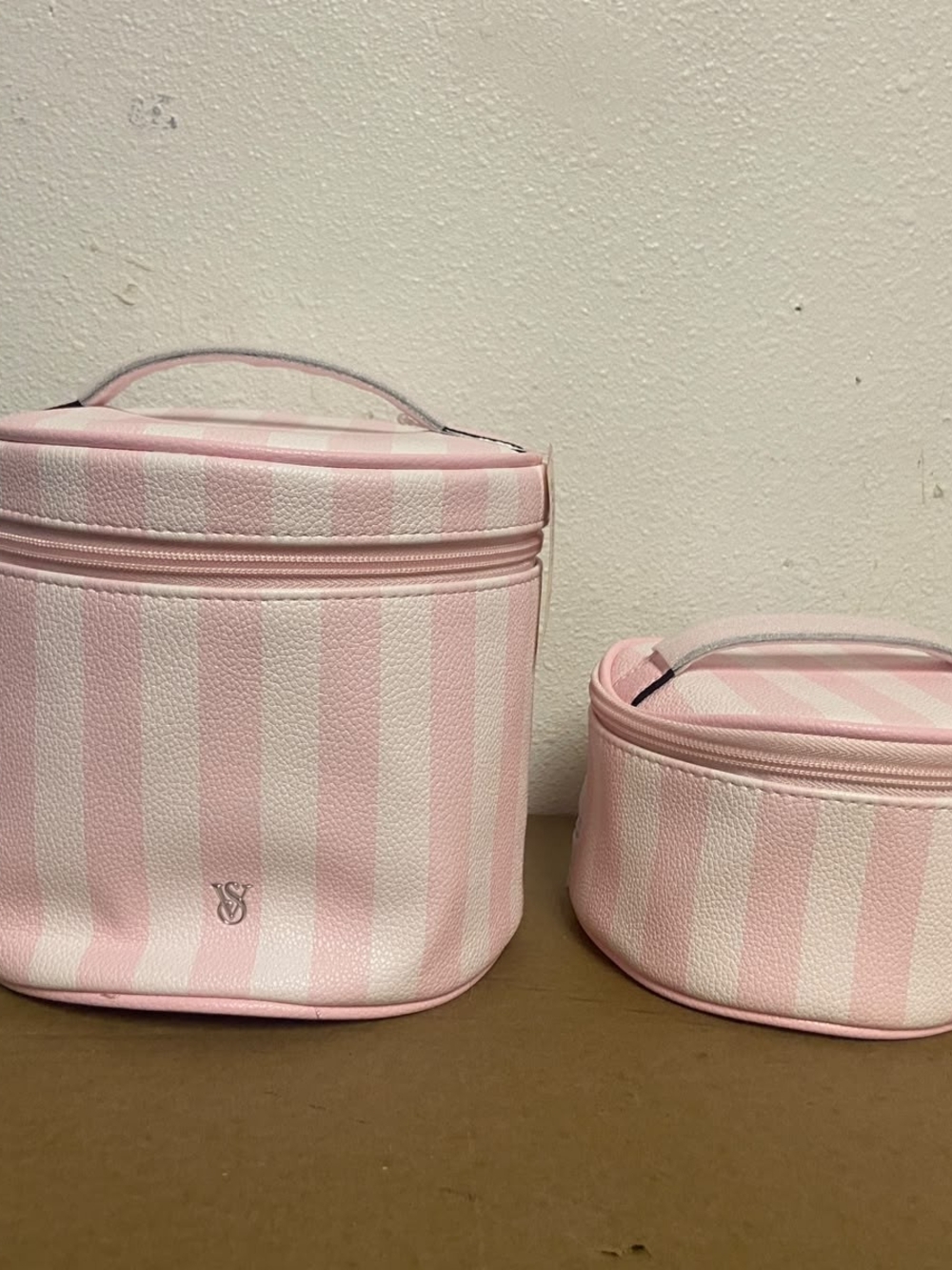 NWT VS 2-Piece Makeup Bag - Picture 2 of 3